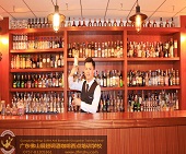 河源酒吧，需要調酒師和吧員若名